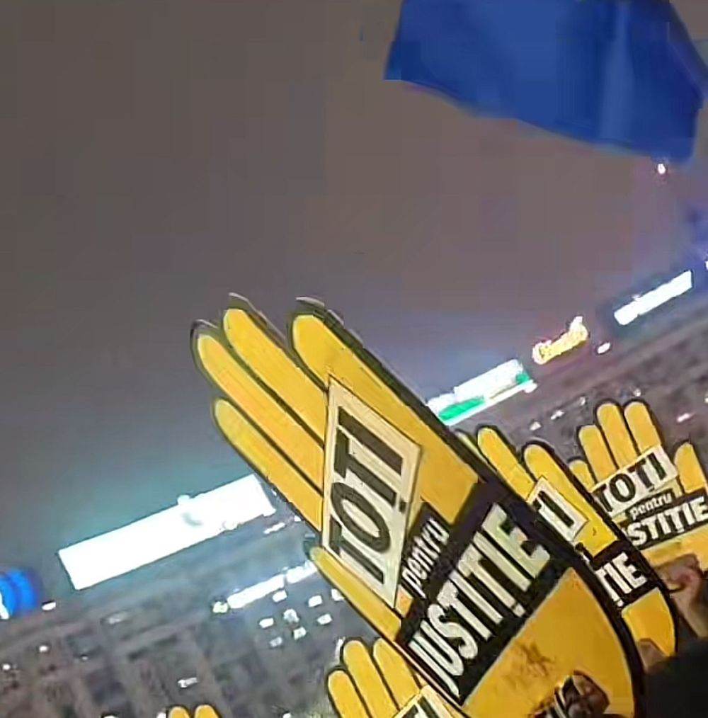 A treia zi de proteste în Piaţa Victoriei după documentarul Recorder despre justiţie